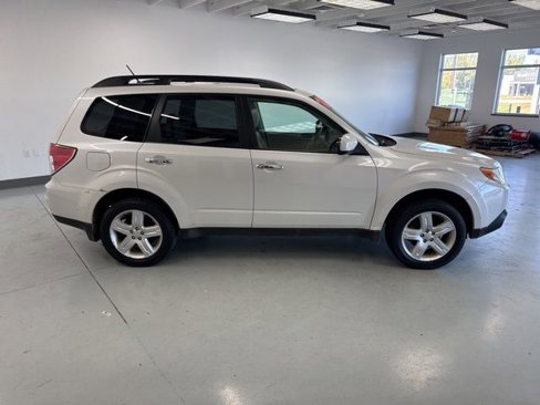 Used 2010 Subaru Forester 2.5X Premium image 13