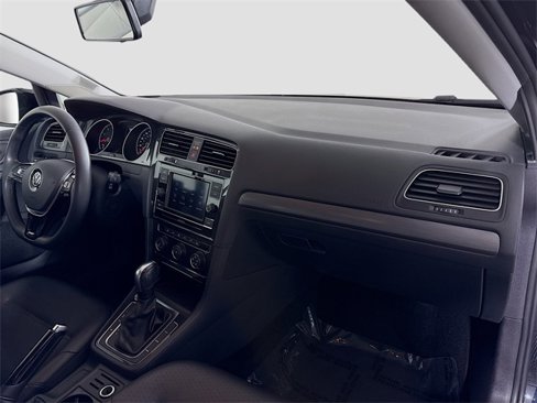 Used 2021 Volkswagen Golf 4-Door image 27