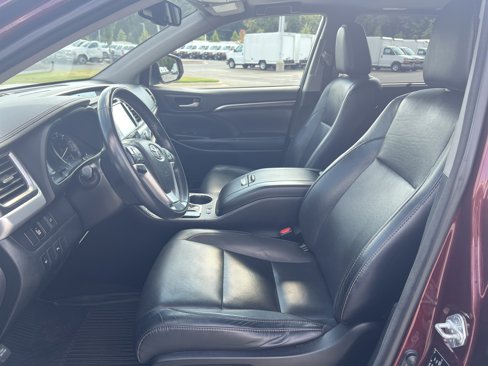 Used 2016 Toyota Highlander Limited image 16