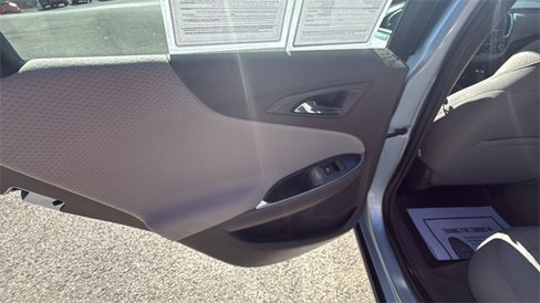 Used 2017 Chevrolet Malibu LT image 24