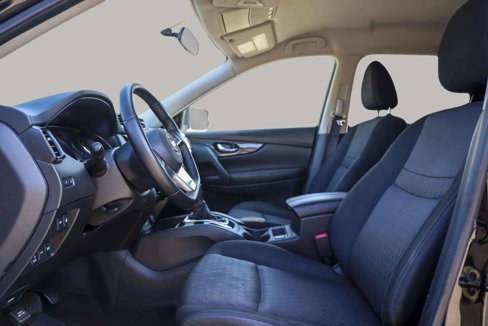 Used 2018 Nissan Rogue SV image 15