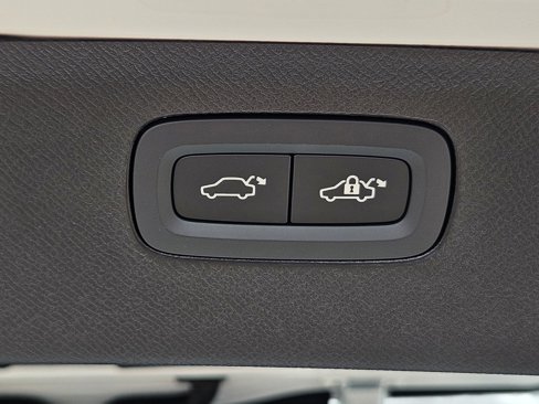 New 2025 Volvo XC90 B6 Core w/ Protection Package image 11