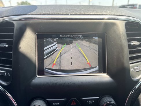 Used 2019 Jeep Grand Cherokee Laredo image 25