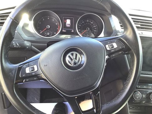 Used 2019 Volkswagen Tiguan SE w/ Panoramic Sunroof Package image 15