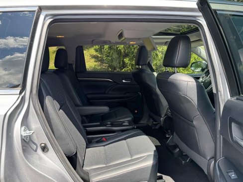 Used 2016 Toyota Highlander Limited image 10