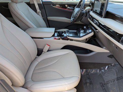Used 2022 Lincoln Nautilus Reserve w/ Luxury Package image 32