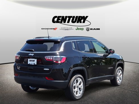 New 2025 Jeep Compass Latitude image 4