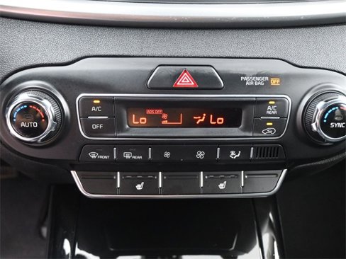 Used 2019 Kia Sorento SX image 3