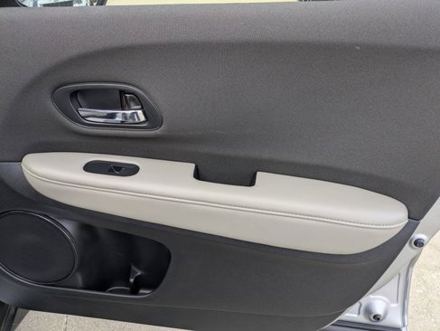 Used 2019 Honda HR-V LX image 30