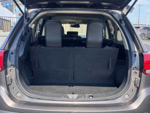 Used 2016 Mitsubishi Outlander GT image 29