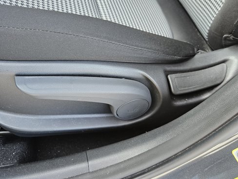 Used 2021 Hyundai Kona SE image 14