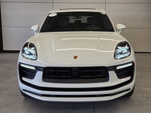 Certified 2025 Porsche Macan image 26