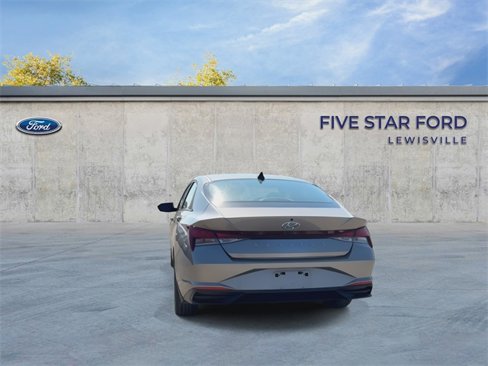 Used 2023 Hyundai Elantra SEL image 6