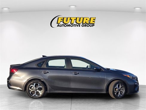 Used 2021 Kia Forte LXS image 3