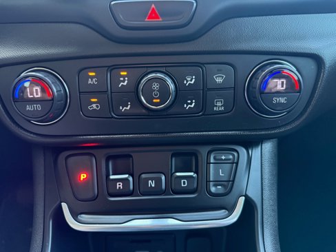Used 2019 GMC Terrain SLT image 20