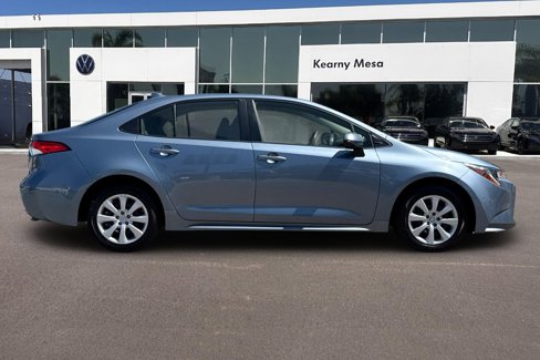 Used 2022 Toyota Corolla LE image 3