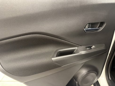 Used 2021 Nissan Kicks SV image 17