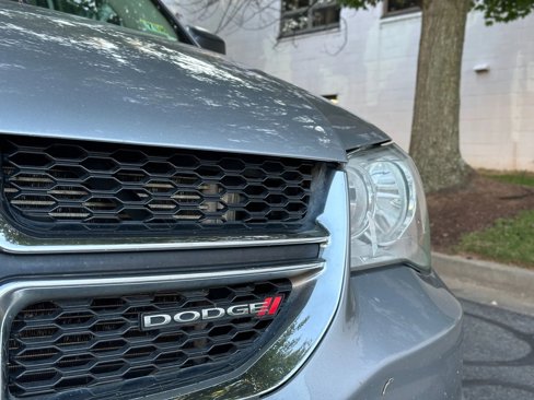 Used 2018 Dodge Grand Caravan SE image 9