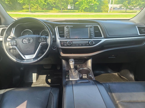 Used 2017 Toyota Highlander Limited Platinum image 33