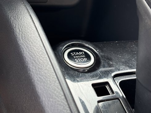 Used 2021 Nissan Versa S image 6