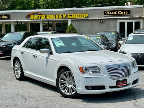 Used 2014 Chrysler 300 C w/ Light Group image 2
