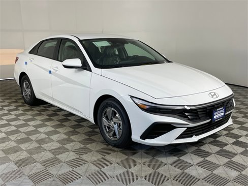 New 2025 Hyundai Elantra SE image 7