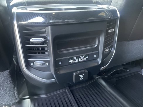 Used 2020 RAM 3500 Laramie image 32
