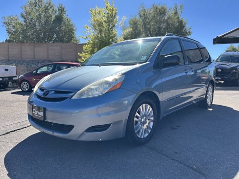 Used 2010 Toyota Sienna LE image 4