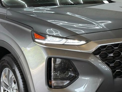 Used 2019 Hyundai Santa Fe SE image 2