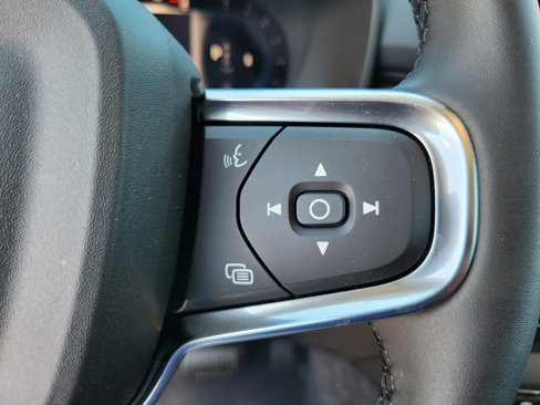 New 2025 Volvo XC40 B5 Core w/ Protection Package Premier image 35