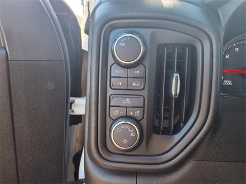 Used 2020 Chevrolet Silverado 1500 Custom w/ Custom Value Package image 15