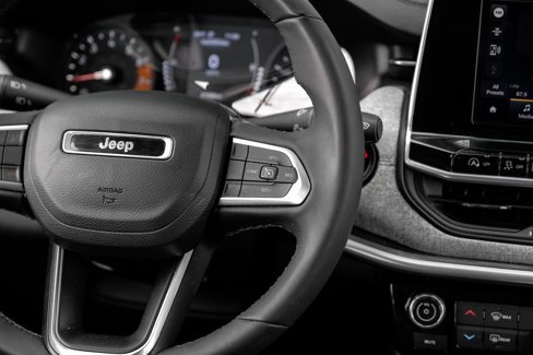 Used 2022 Jeep Compass Latitude image 27