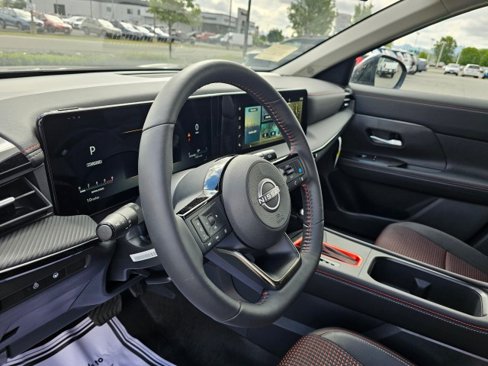 New 2025 Nissan Kicks SR w/ SR Premium Package image 26
