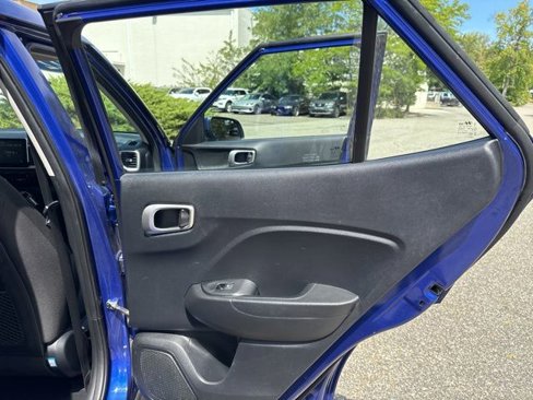 Certified 2022 Hyundai Venue SE w/ Cargo Package image 31