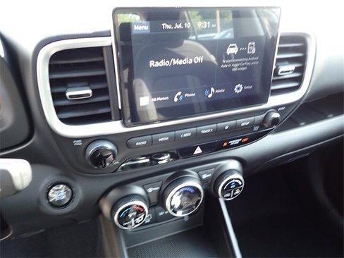 New 2025 Hyundai Venue SEL image 17