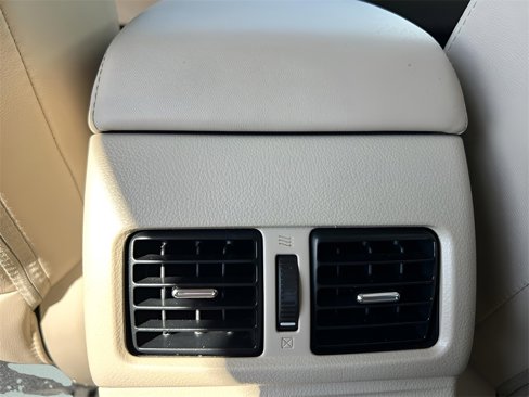 Used 2018 Subaru Outback 2.5i Limited image 7