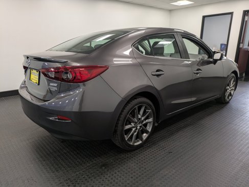Used 2018 MAZDA MAZDA3 Touring image 4