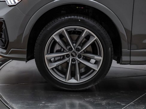 New 2025 Audi Q3 2.0T Premium image 13