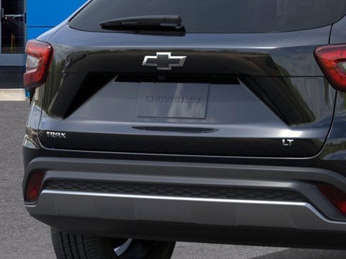 New 2025 Chevrolet Trax LT w/ Driver Confidence Package image 14