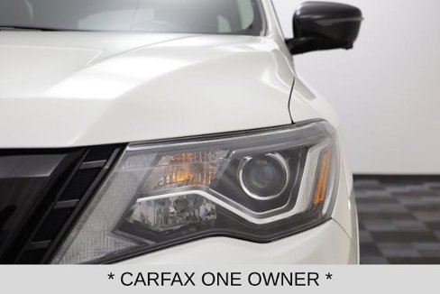 Used 2018 Nissan Pathfinder SL w/ Midnight Edition Package image 5