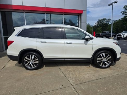 Used 2018 Honda Pilot Touring image 9