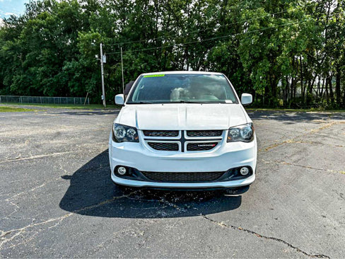 Used 2019 Dodge Grand Caravan GT image 2