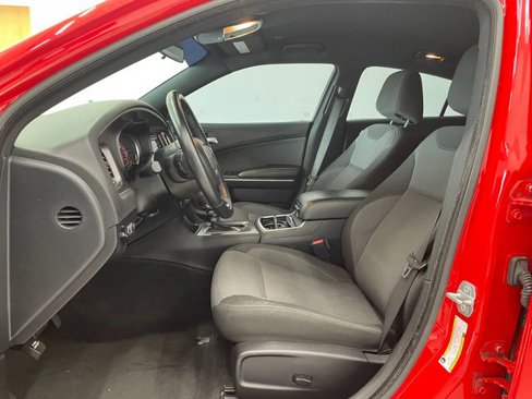 Used 2018 Dodge Charger SXT image 15