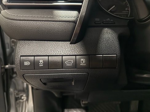 Used 2023 Toyota Camry SE image 14