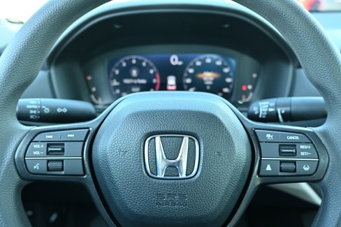 Certified 2025 Honda Accord LX image 30