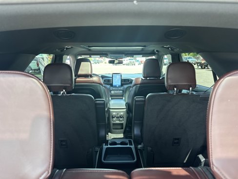Used 2020 Ford Explorer Platinum w/ Premium Technology Package image 23