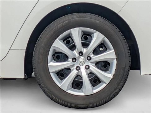 Used 2021 Toyota Corolla LE image 23