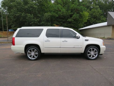 Used 2011 Cadillac Escalade ESV Premium image 1