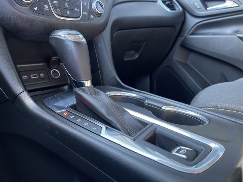 Used 2019 Chevrolet Equinox LT image 31