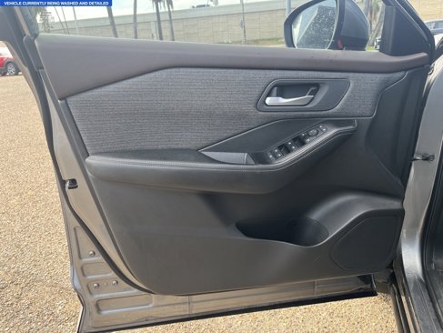Used 2022 Nissan Rogue SV image 6